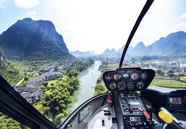 Hubschrauber fliegen auf Guilin